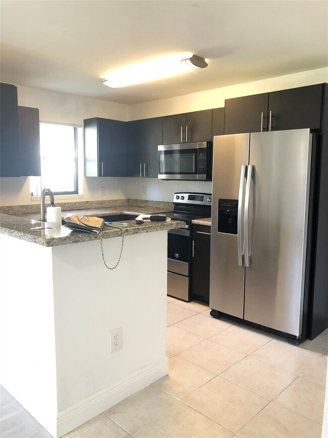 Building Photo - 3959 NW 87th Ave