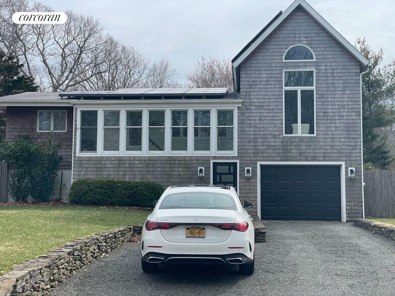 Primary Photo - 86 Runnymede Dr
