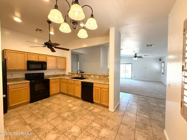 Building Photo - 1496 Stratford Pl