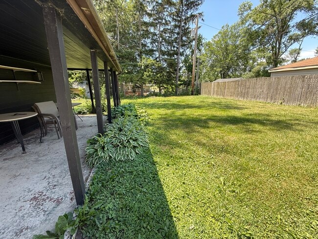Building Photo - 452 Indianwood Blvd