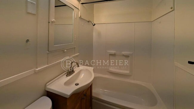 Building Photo - Charming 3-Bedroom Home with Spacious Backyard & Office