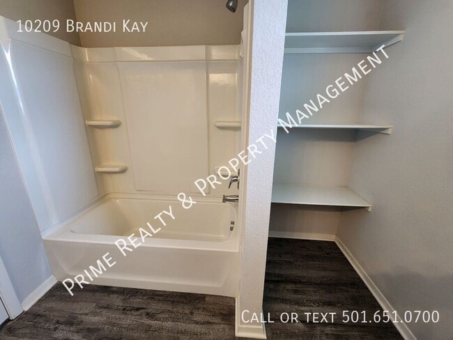 Building Photo - 10209 Brandi Kay Dr