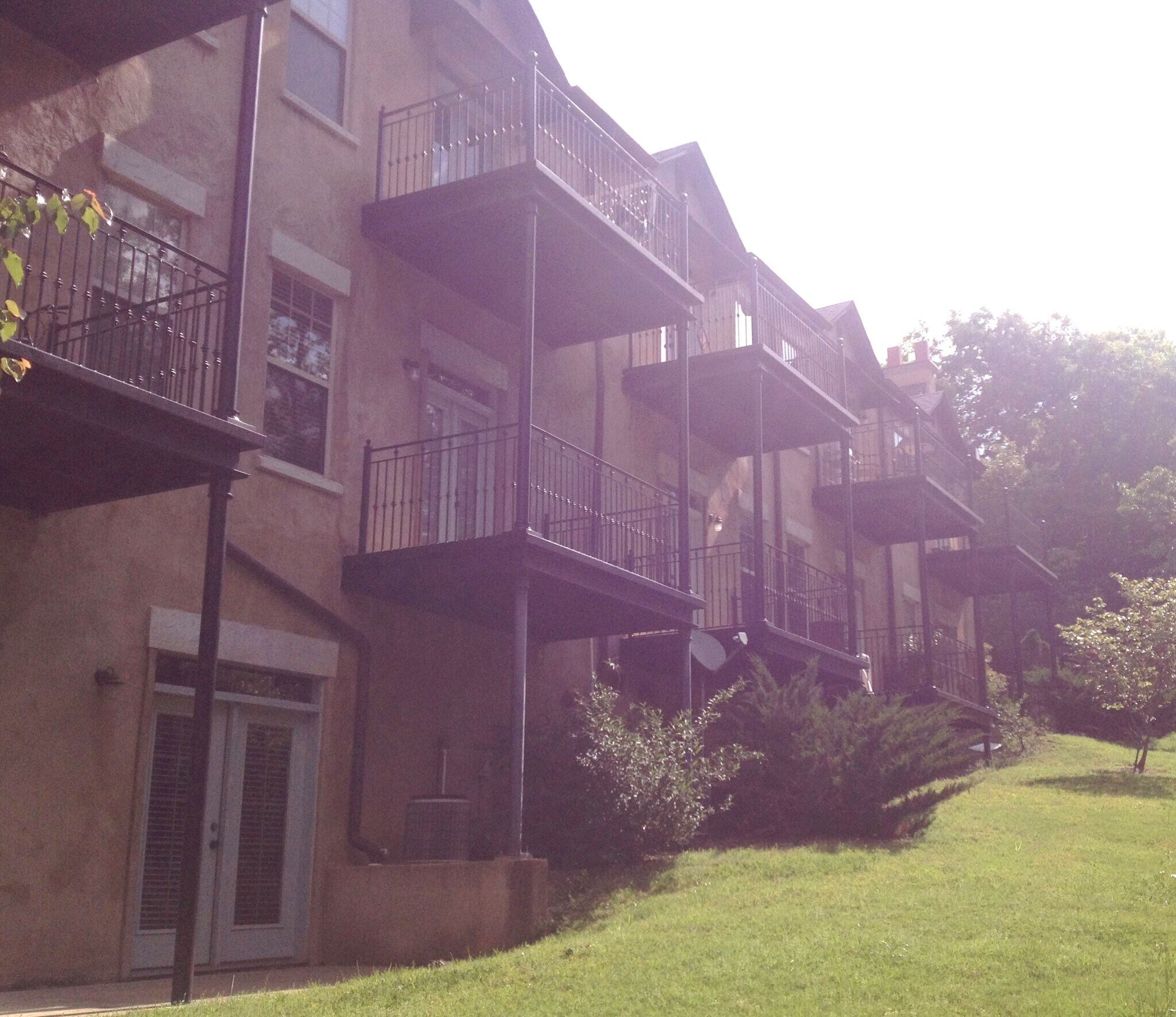 Building Photo - 18 N Olive Ave