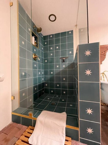 Building Photo - 2845 Agua Fria St