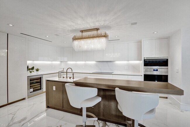 Building Photo - 525 N Fort Lauderdale Beach Blvd