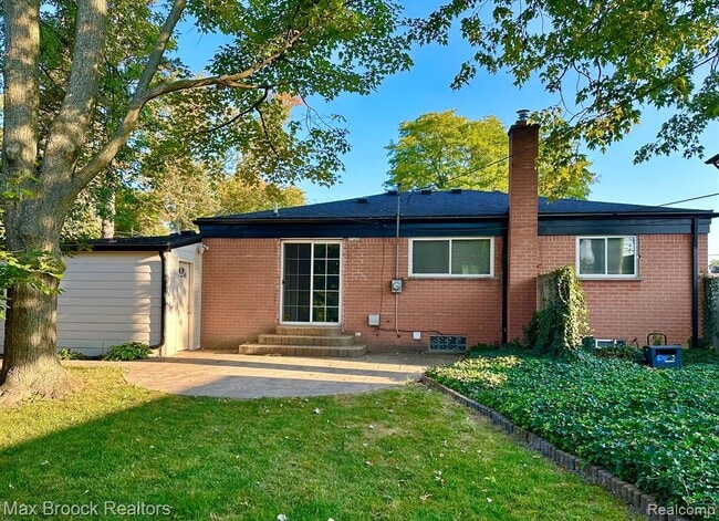 Building Photo - 1619 Poplar Ave