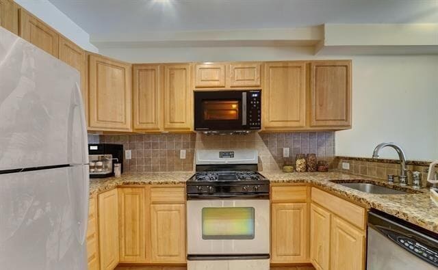 Building Photo - 295 New York Ave