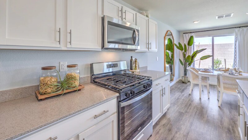 Building Photo - 2625 Dahlia Fls Ave