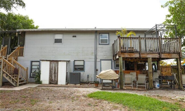 Building Photo - 8127 Almeria Rd