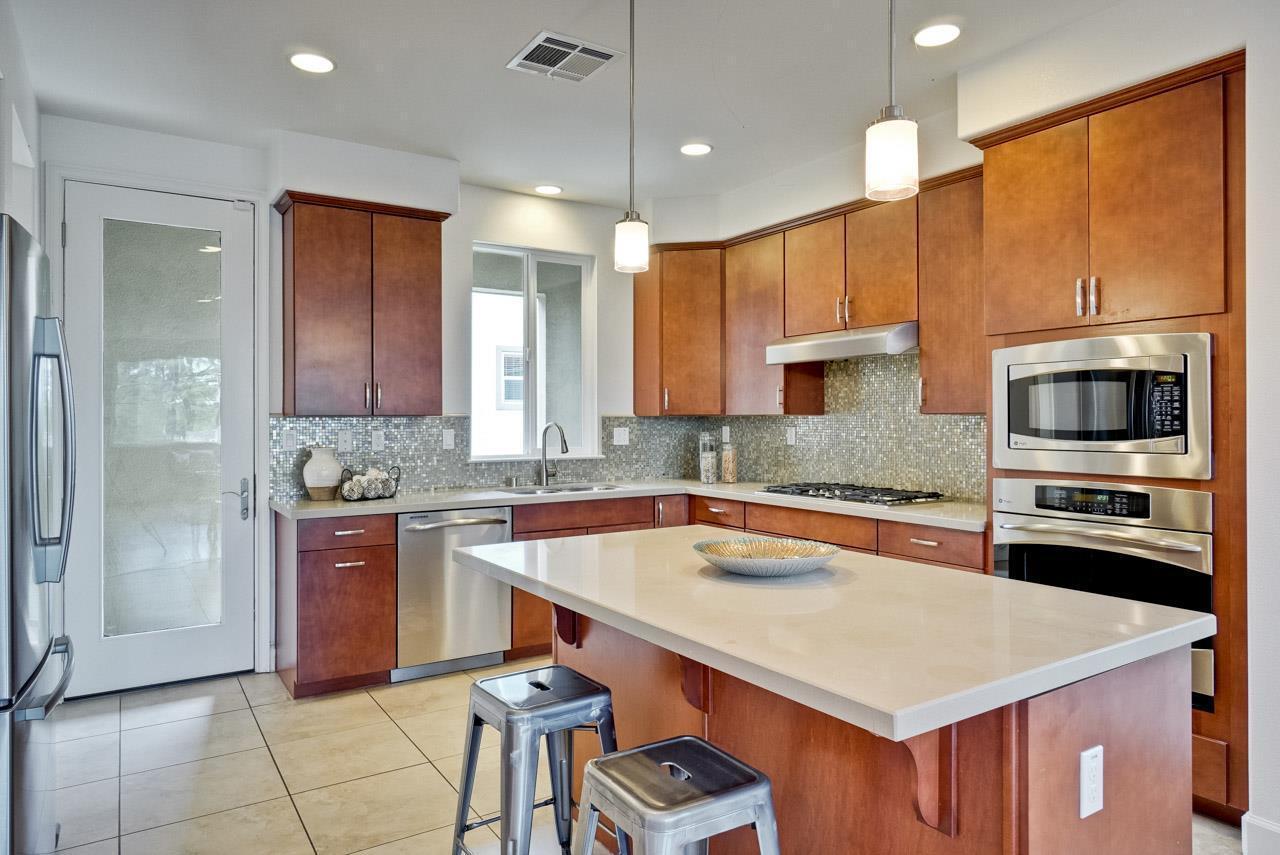 Building Photo - 1056 Duane Ct