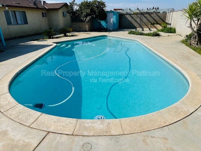 Building Photo - 3536 E Behymer Ave