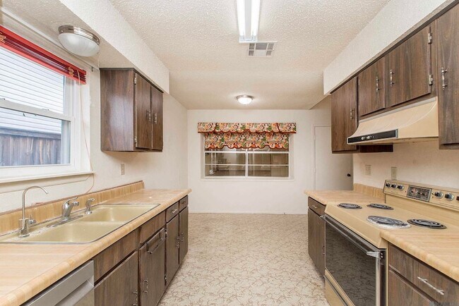 Building Photo - 2417 Tattersall Dr