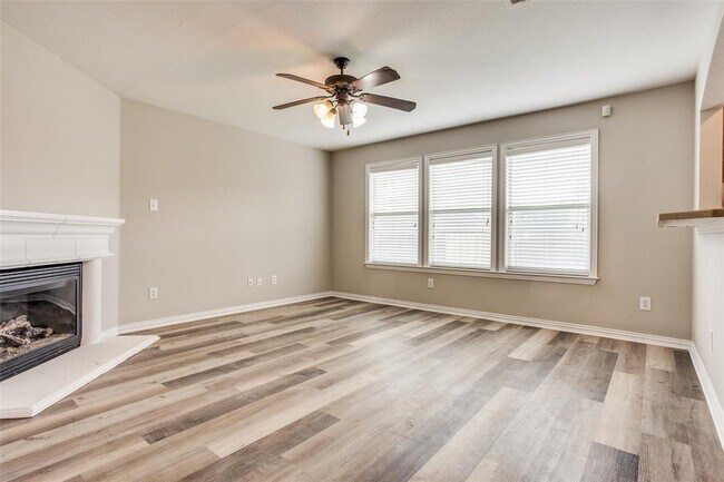 Building Photo - 2925 Inks Lake Dr