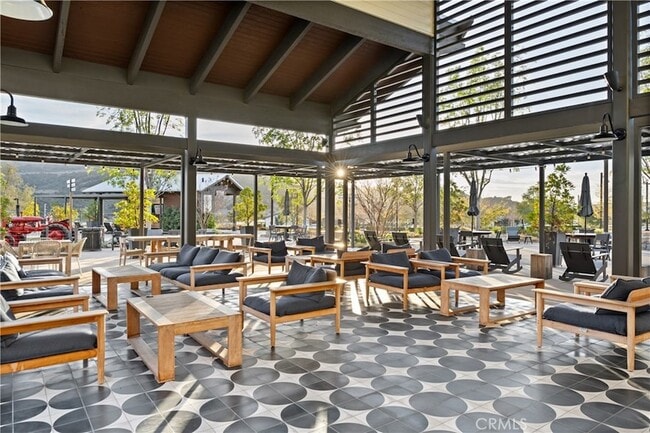 Building Photo - 641 Jasper St