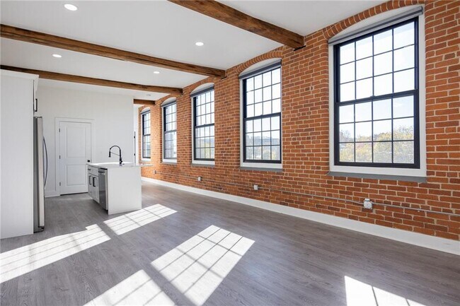 Building Photo - 50 Ashburton St