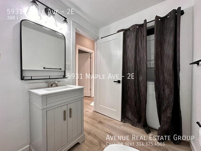 Building Photo - 5931 Maple Ave