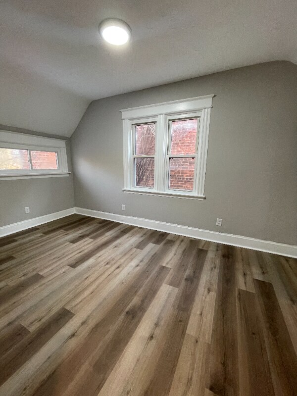 Building Photo - 928 Fairbanks Ave