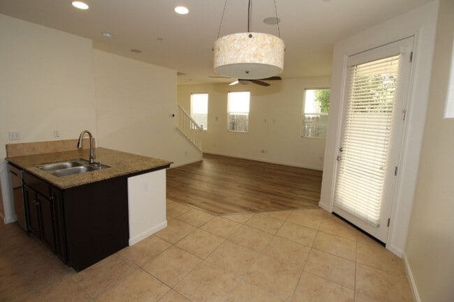 Building Photo - 1529 N Rendezvous Way