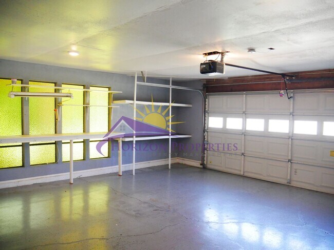 Building Photo - Remodeled 3 Bed 2 Bath 1,595 Sq Ft Fair Oaks Home