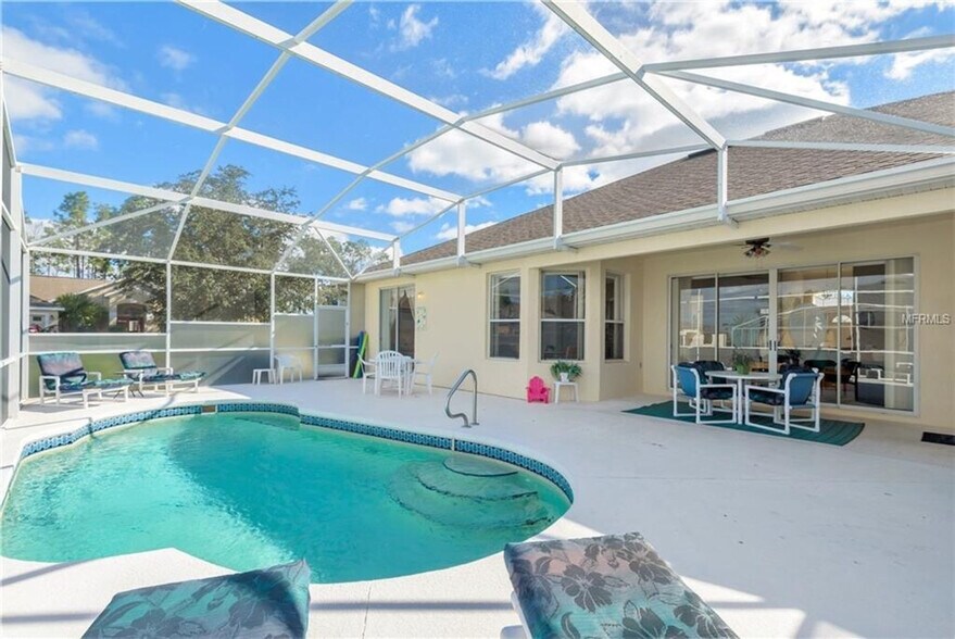 Building Photo - 315 Nottingham Way