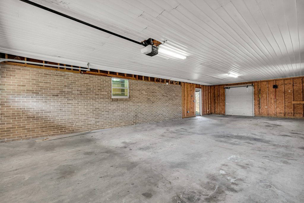 Building Photo - 415 Forrest Ct