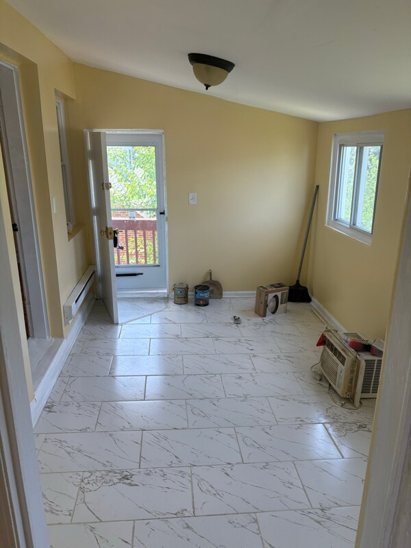Building Photo - 1208 Daniels Ave