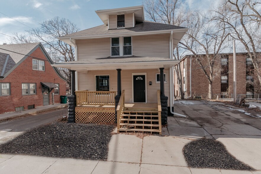 Building Photo - 819 S 10th St