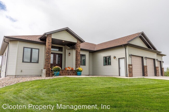 Primary Photo - 6625 Dakota Country Dr