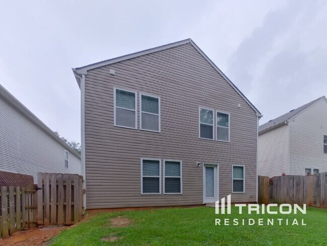 Building Photo - 7238 Fox Point Dr