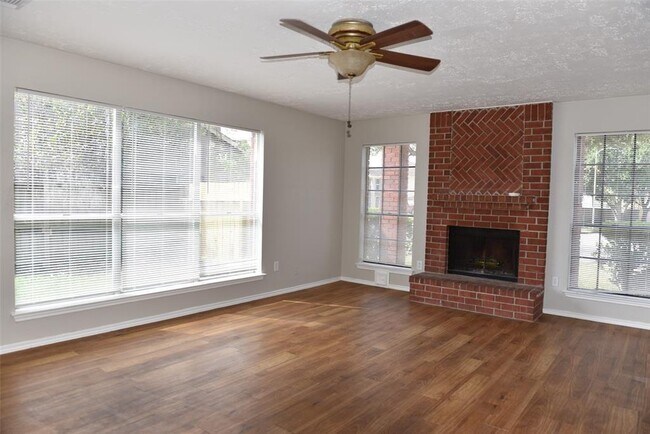 Building Photo - Glenmeadow Drive, Stafford, TX 77477 - 4 BR 2.5 BA single-family home