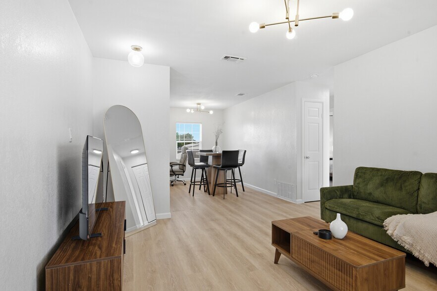 Building Photo - 4705 Shadylane Dr
