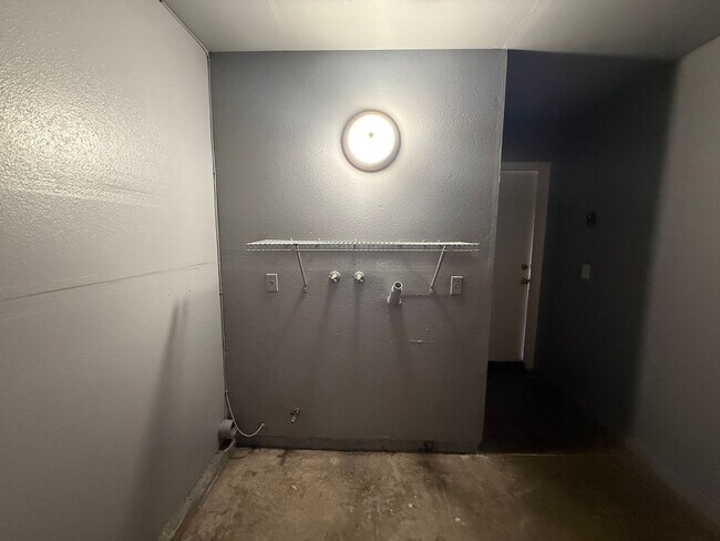 Building Photo - Remodeled Three Bedroom Two Bath in Hemet!