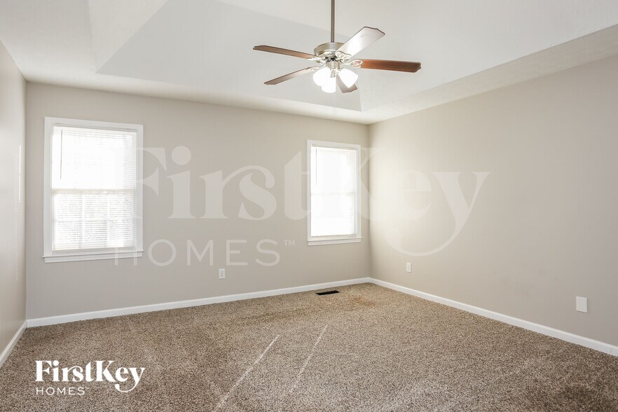 Building Photo - 268 Yellowstone Dr