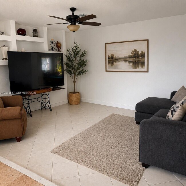 Building Photo - 443 0