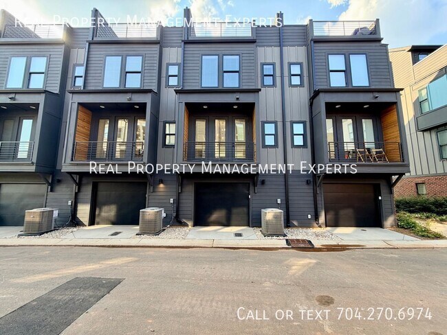 Building Photo - 2158 N Graham St