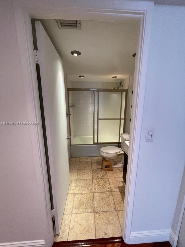 Building Photo - 1865 Brickell Ave