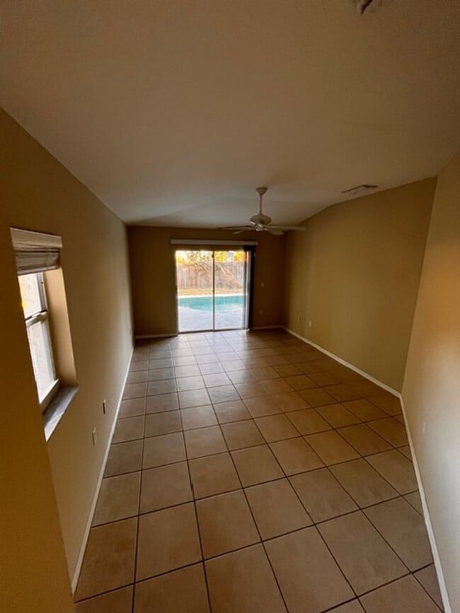 Building Photo - Beautiful 3/2 Maintenance Free Home