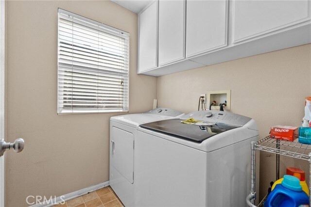 Building Photo - 9447 Hendrix Ln