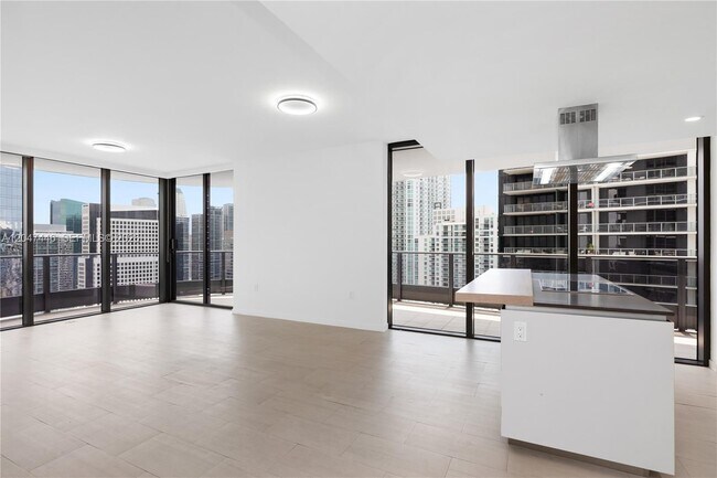 Building Photo - 1000 Brickell Plaza