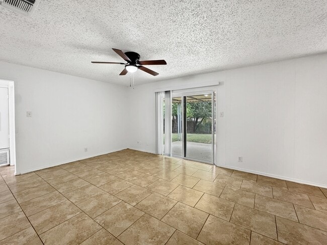 Building Photo - 7510 Old Spanish Trail