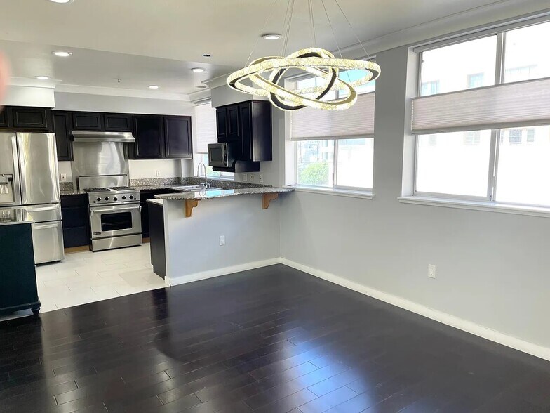 Dining room & Kitchen - 1222 S Westgate Ave