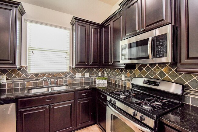 Building Photo - 6410 Papaya Bend Dr