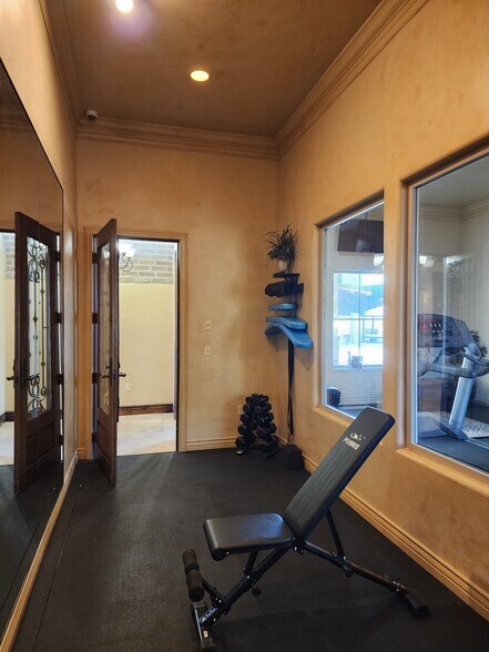 Building Photo - 1030 N 995 W