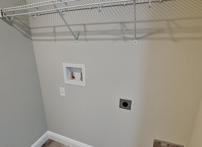 Building Photo - 6691 N Waycross Way