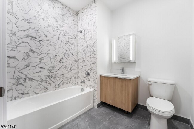 Building Photo - 25 Freeway Dr E