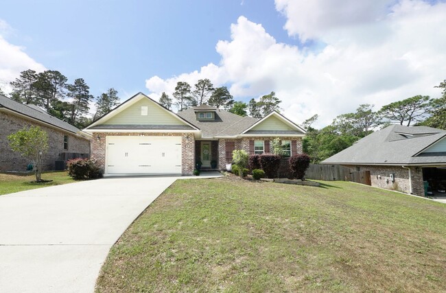 Building Photo - Pool Home in Niceville