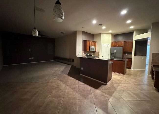 Building Photo - 538 W Chatfield St