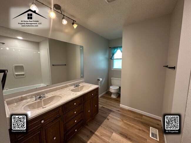 Building Photo - 402 Douglas Blvd