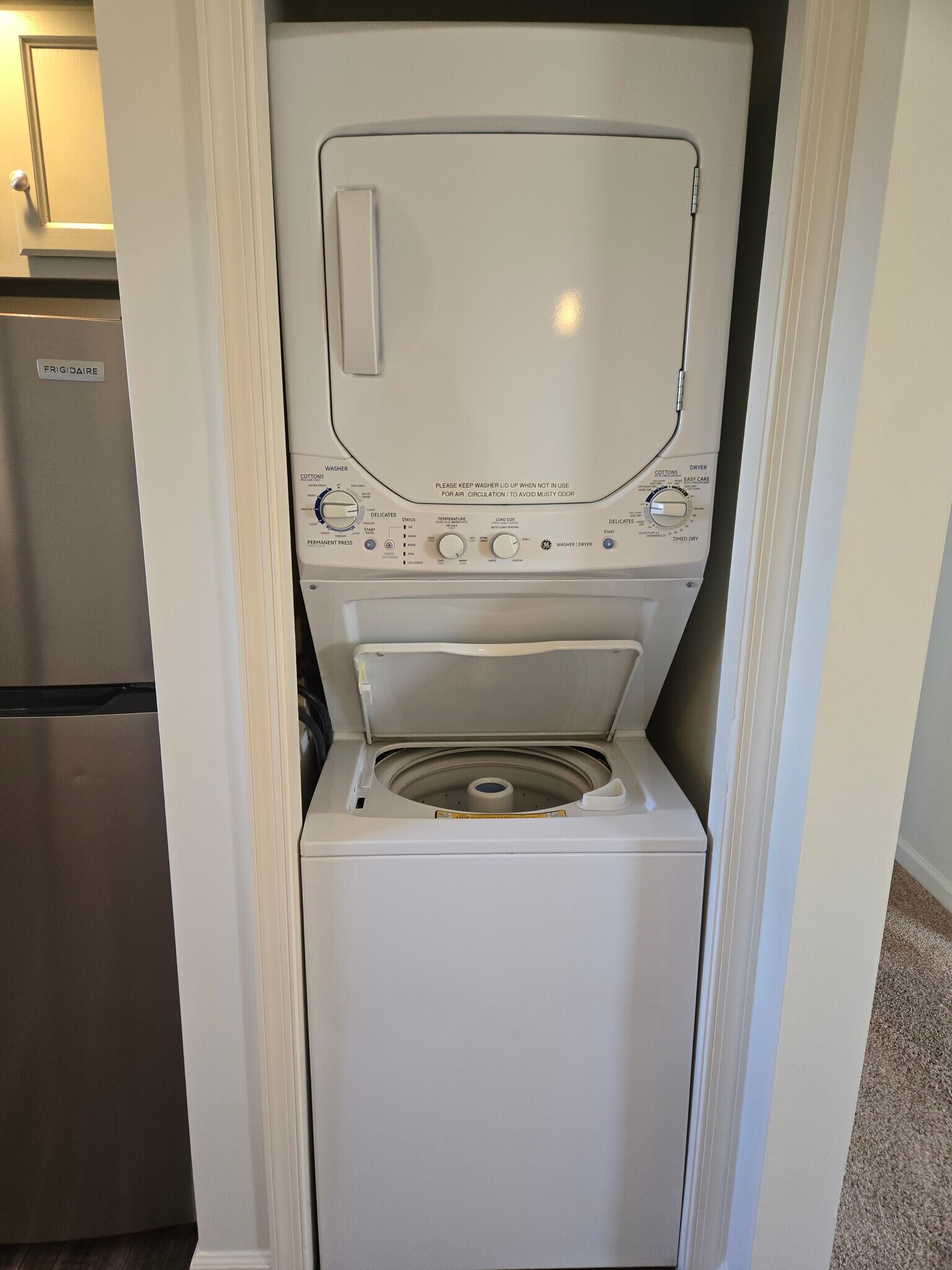 Building Photo - 636 W Center St