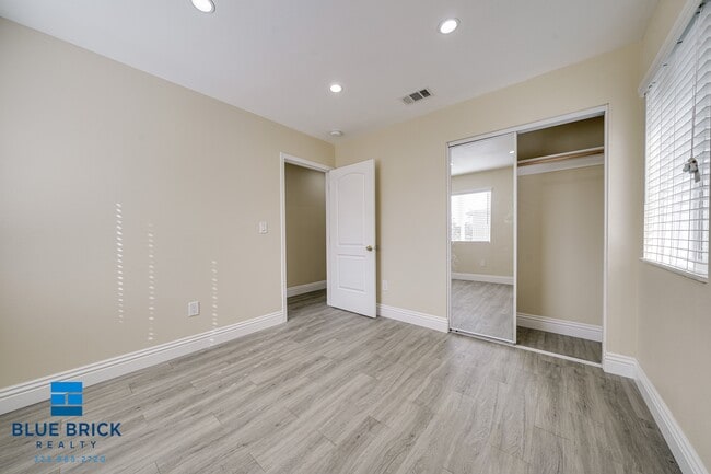 Building Photo - 2724-2724 Lanfranco St